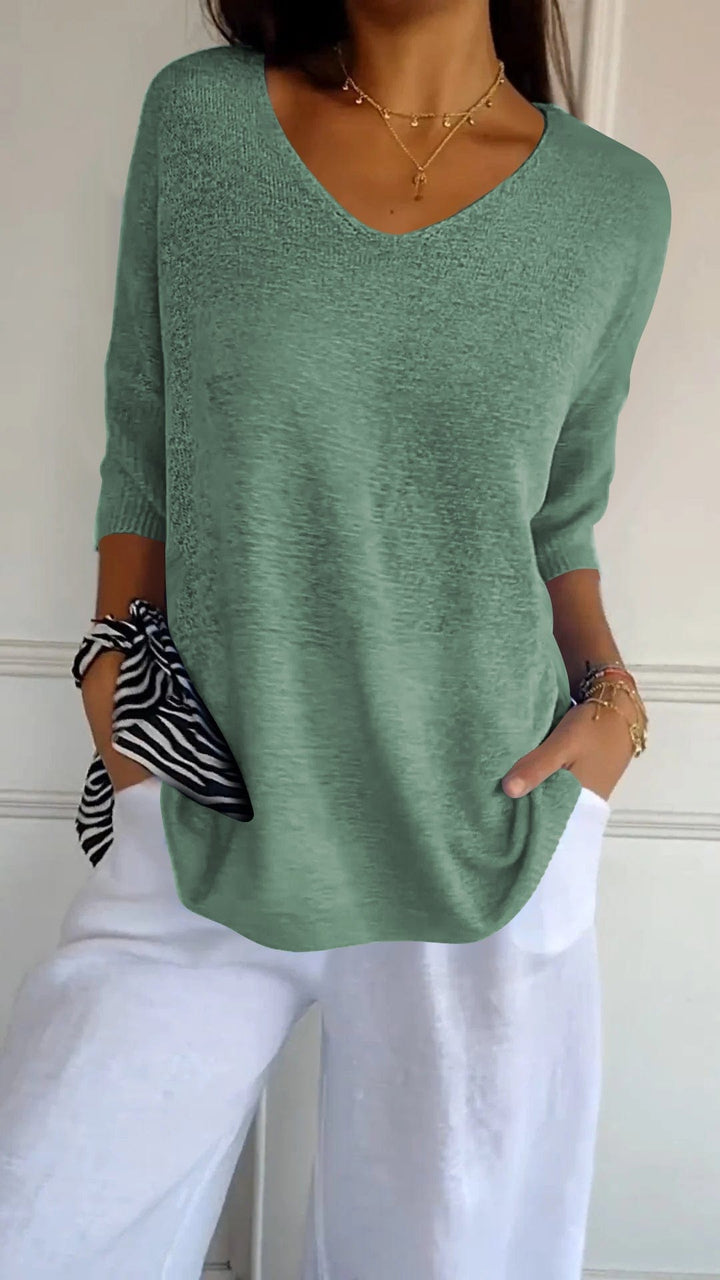 HANNA | CLASSIC V-NECK SWEATER