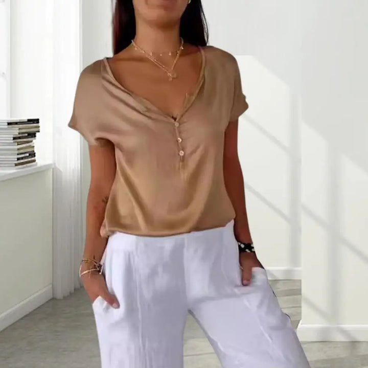 DANI | ELEGANT V-NECK TOP