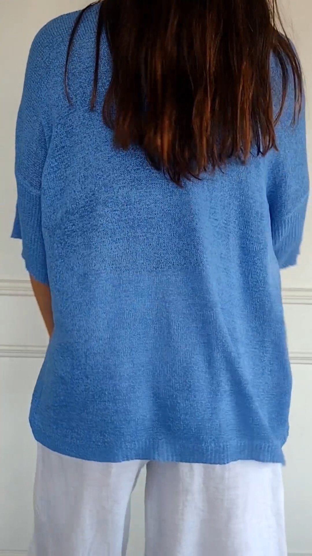 HANNA | CLASSIC V-NECK SWEATER